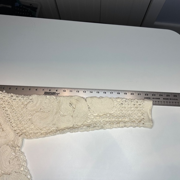 Per Se cream cotton scroll pattern knit cardigan. Size M. Excellent condition! - Picture 10 of 13